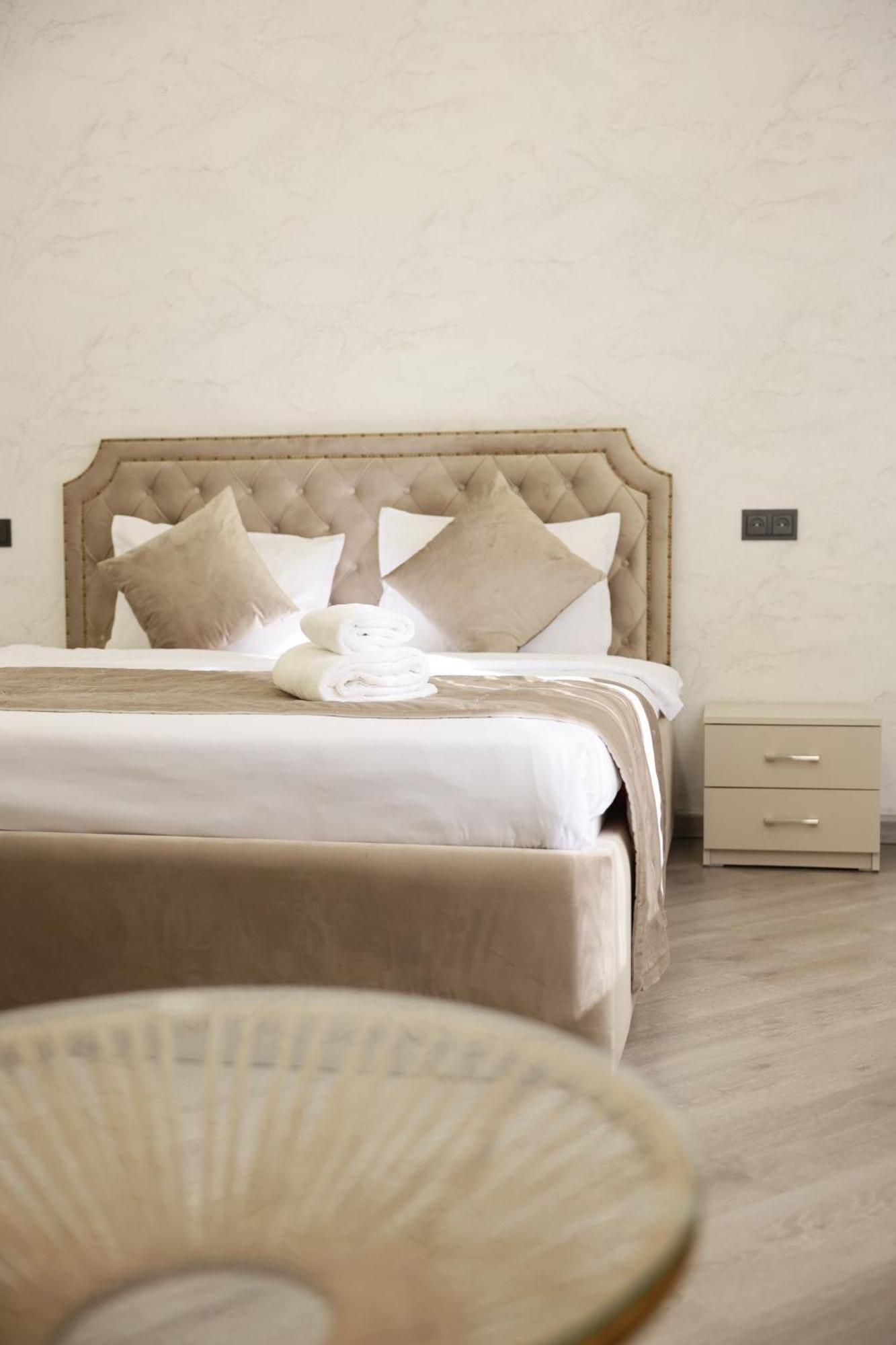 Royal Renaissance Hotel Jerevan Eksteriør bilde