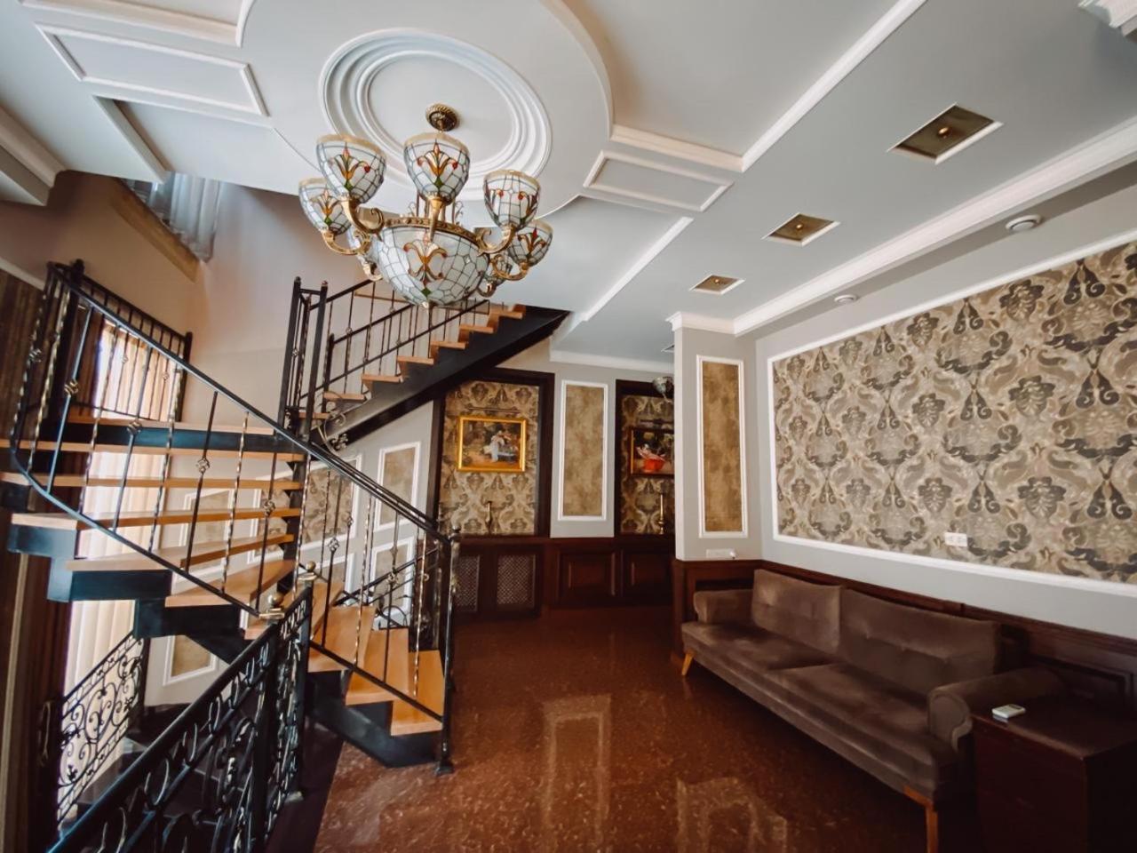 Royal Renaissance Hotel Jerevan Eksteriør bilde