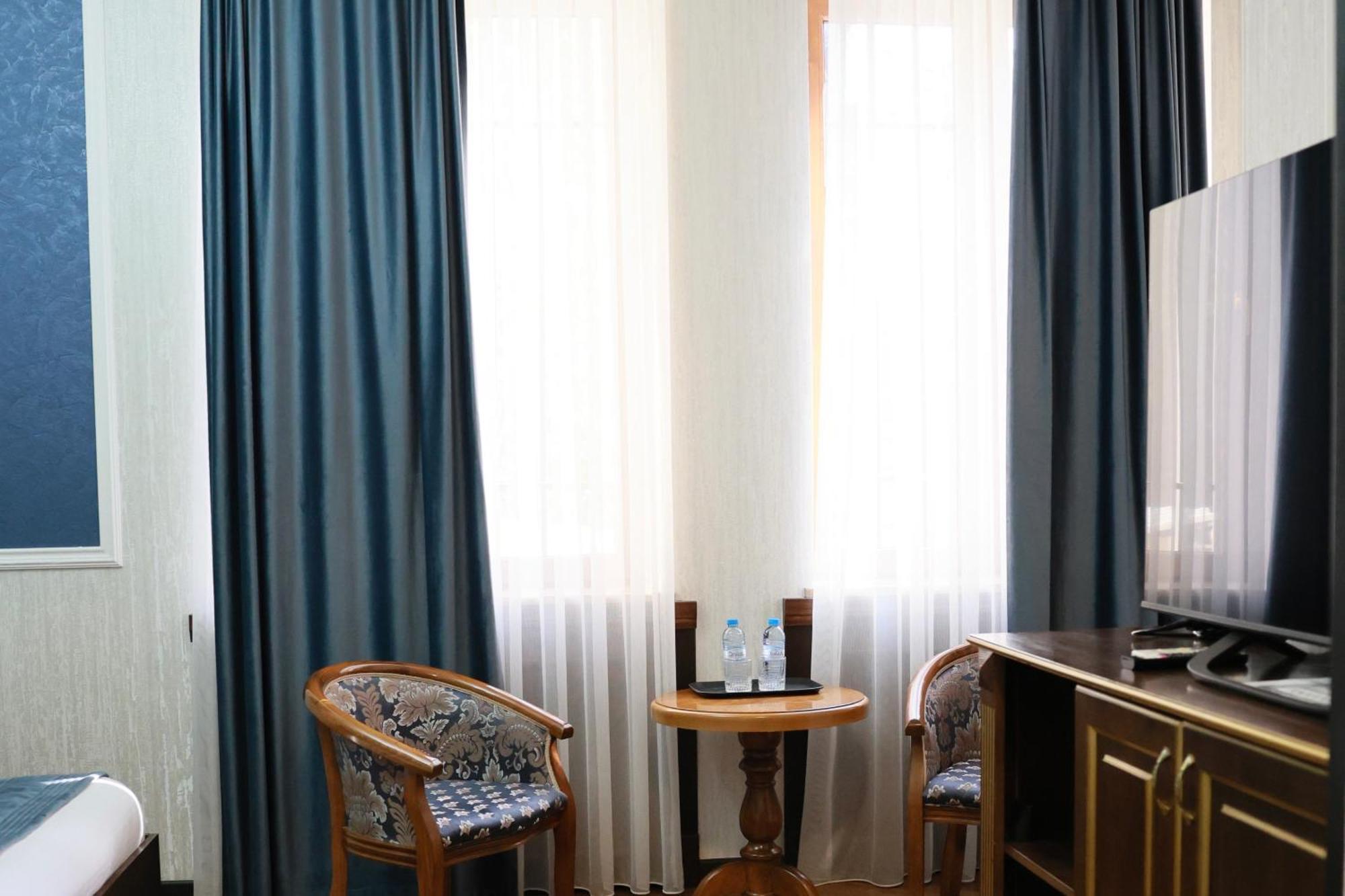 Royal Renaissance Hotel Jerevan Eksteriør bilde