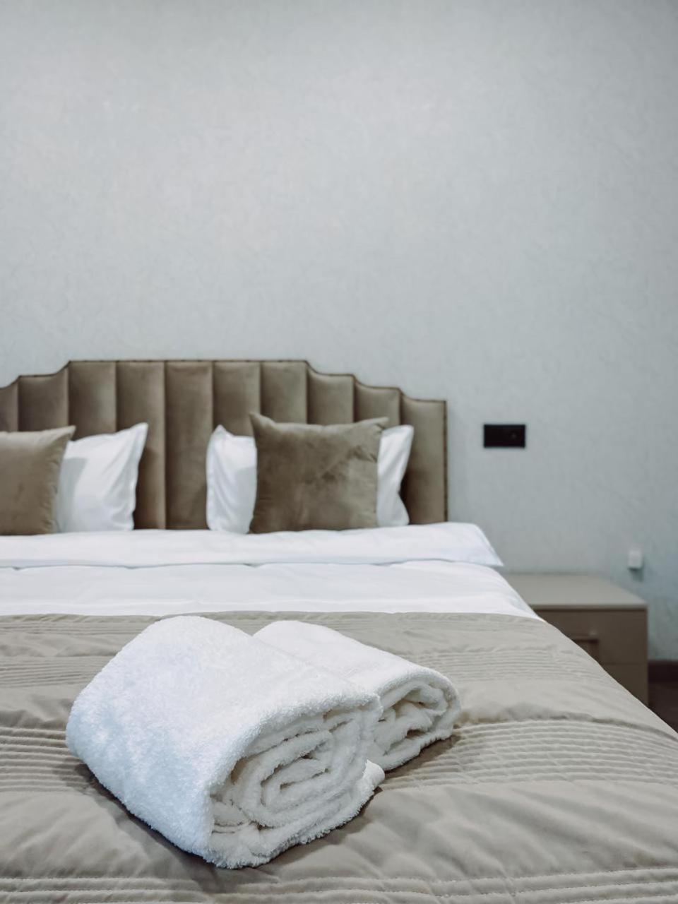 Royal Renaissance Hotel Jerevan Rom bilde