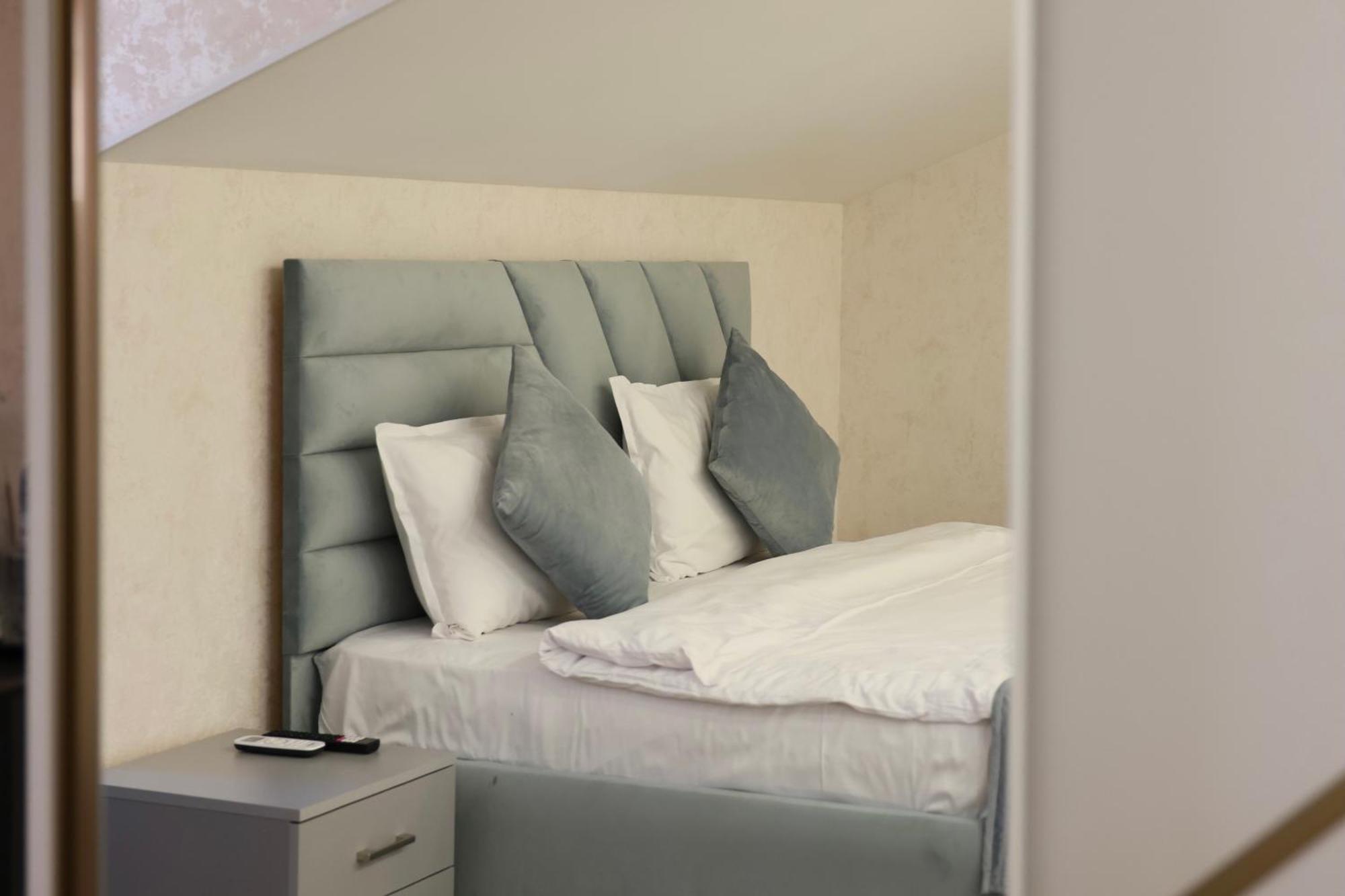 Royal Renaissance Hotel Jerevan Rom bilde