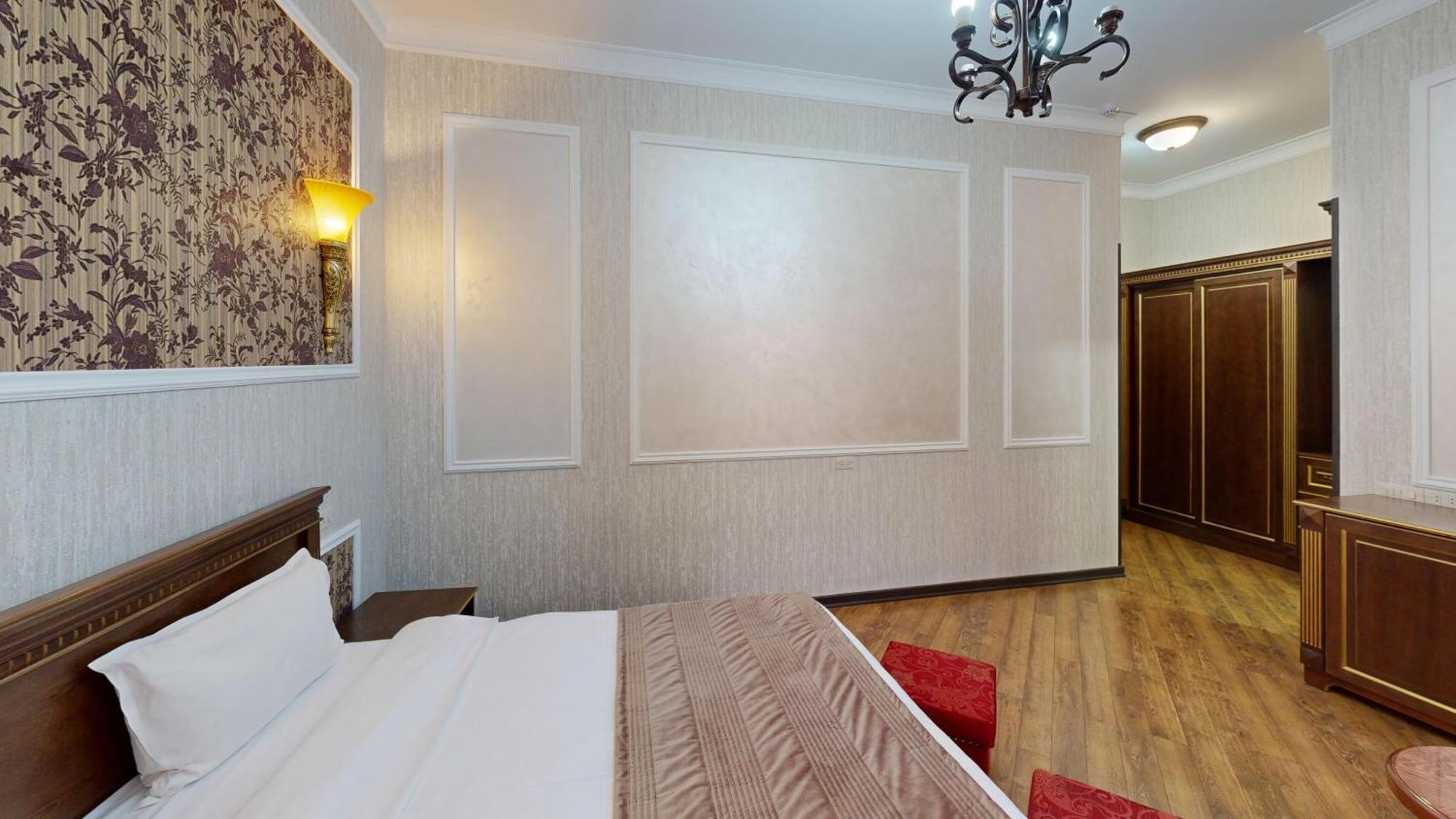 Royal Renaissance Hotel Jerevan Rom bilde