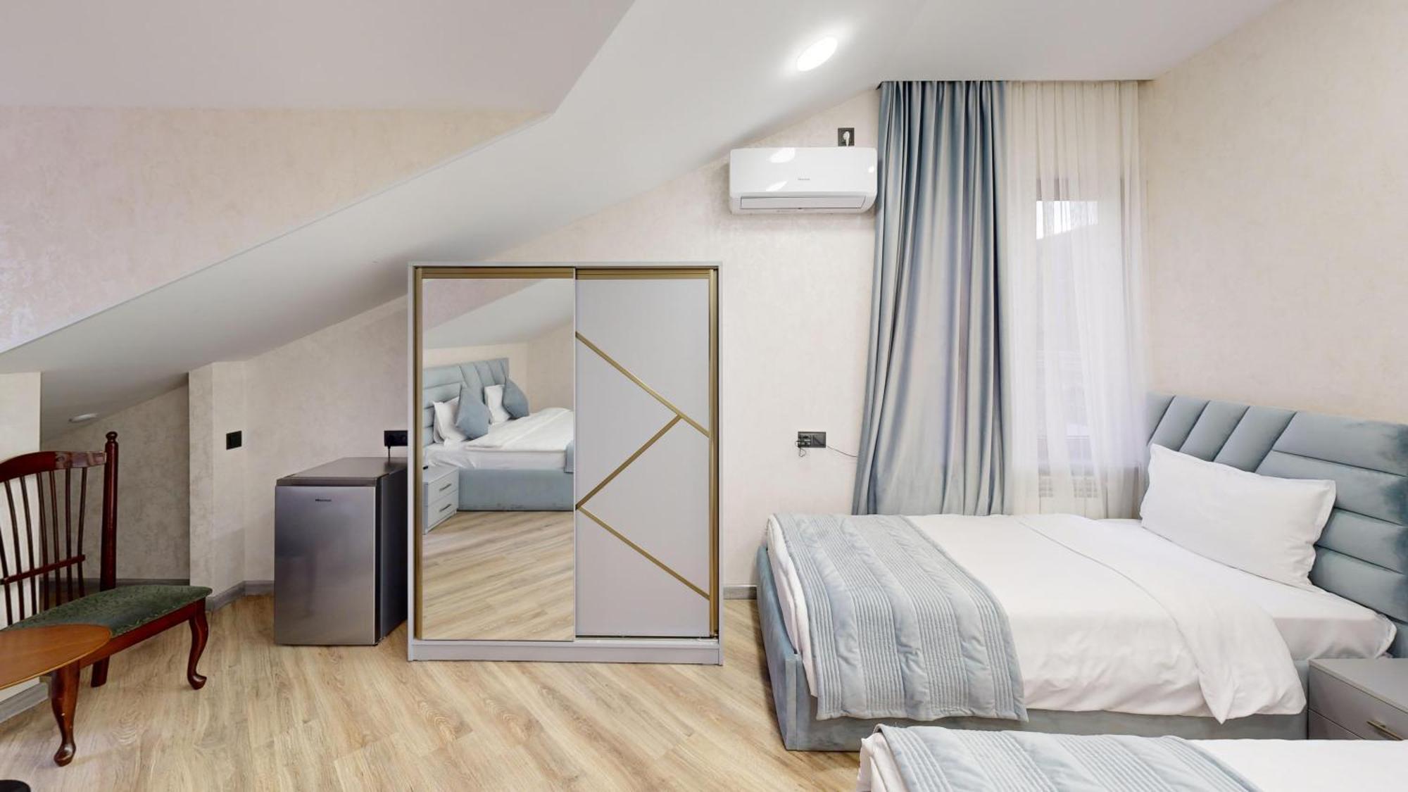 Royal Renaissance Hotel Jerevan Eksteriør bilde