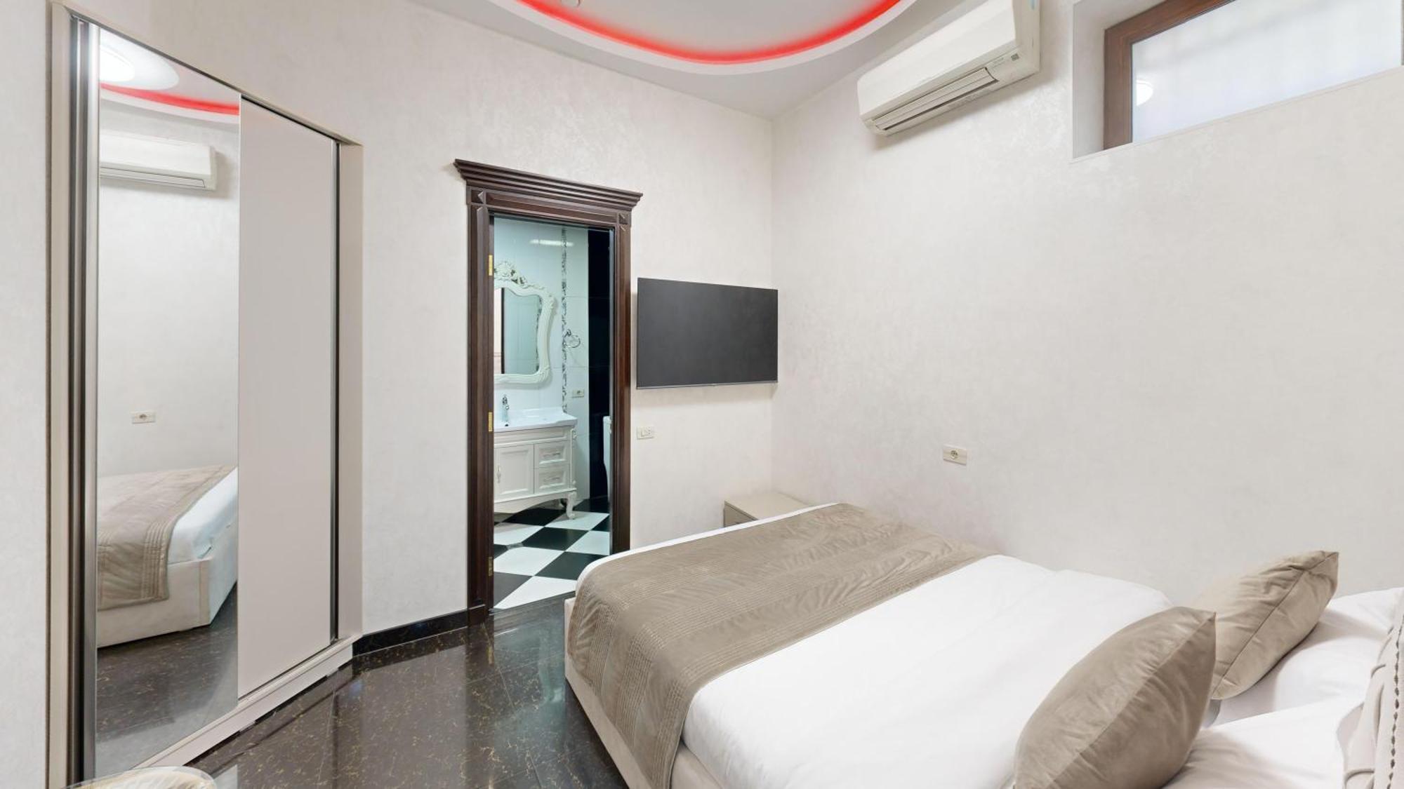 Royal Renaissance Hotel Jerevan Eksteriør bilde